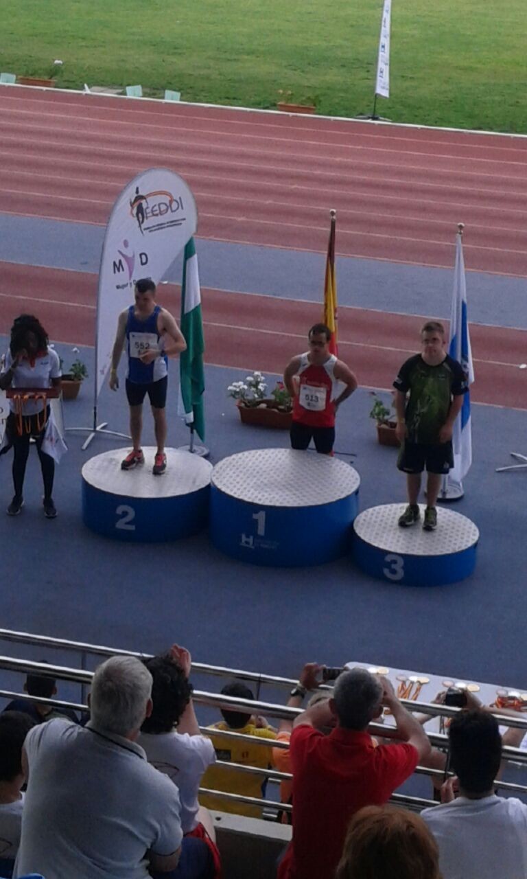 Cinco medallas para Navarra en el nacional de atletismo adaptado.